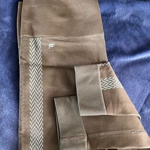 Size M Fabletics leggings
